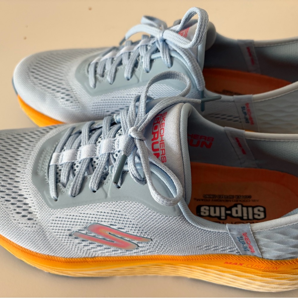 Skechers Women’s Slip-In Blue and Orange Athletic Shoes size 11 Wide